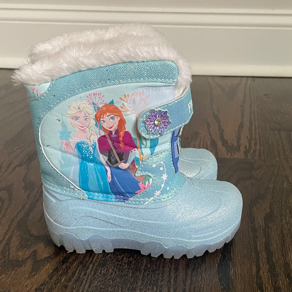 Frozen Light-up Blue snow Boots